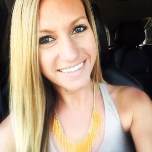 Meet your Posher, Andrea